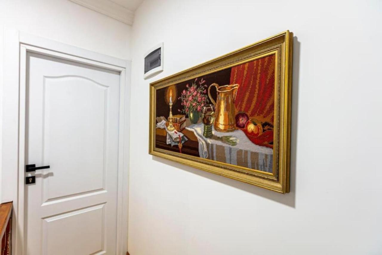 Historical 4-Br Home Steps From Besiktas Stadium & Bosphorus Views - Prime Nisantasi Location! イスタンブール エクステリア 写真