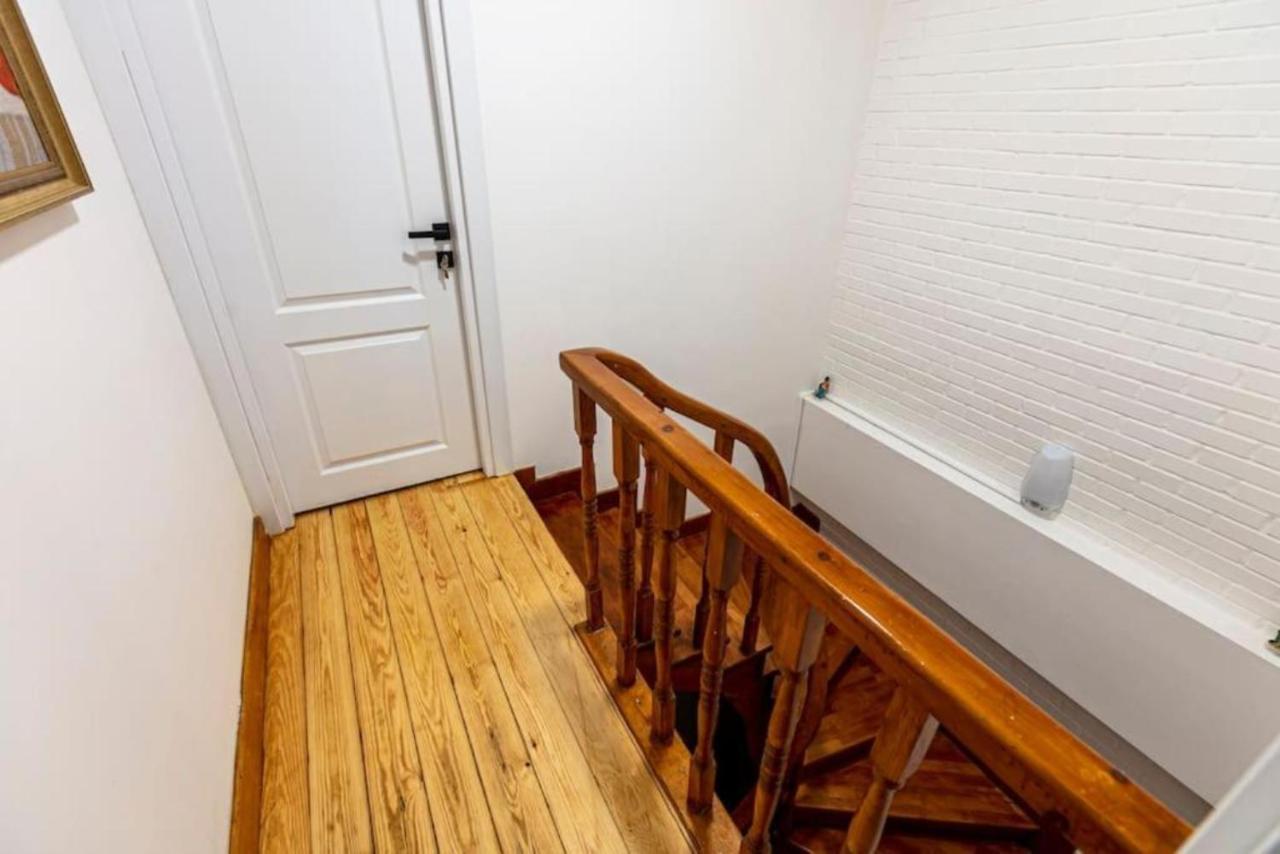 Historical 4-Br Home Steps From Besiktas Stadium & Bosphorus Views - Prime Nisantasi Location! イスタンブール エクステリア 写真
