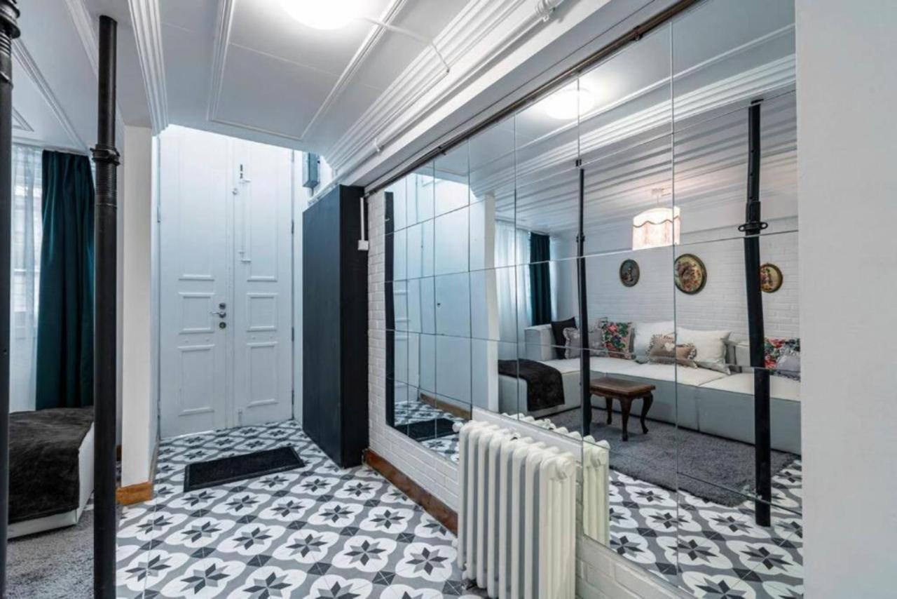 Historical 4-Br Home Steps From Besiktas Stadium & Bosphorus Views - Prime Nisantasi Location! イスタンブール エクステリア 写真