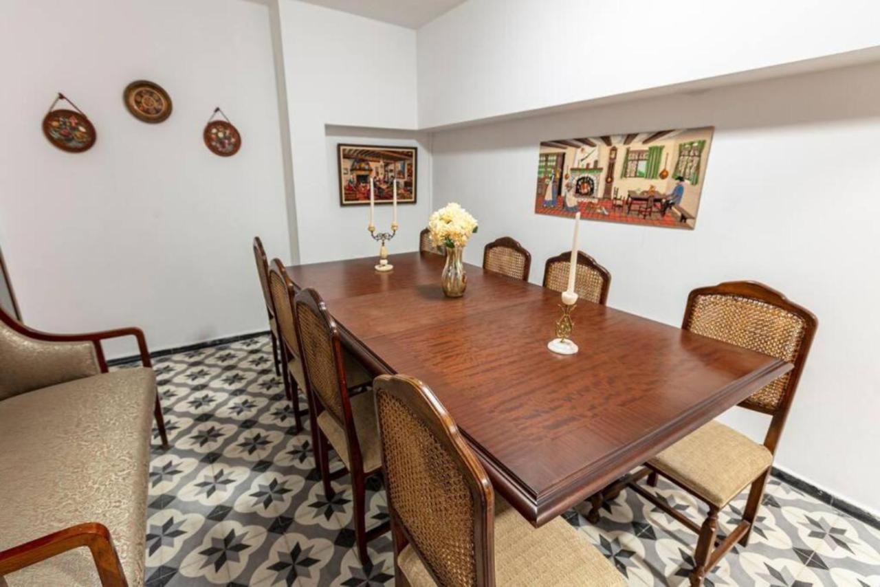 Historical 4-Br Home Steps From Besiktas Stadium & Bosphorus Views - Prime Nisantasi Location! イスタンブール エクステリア 写真
